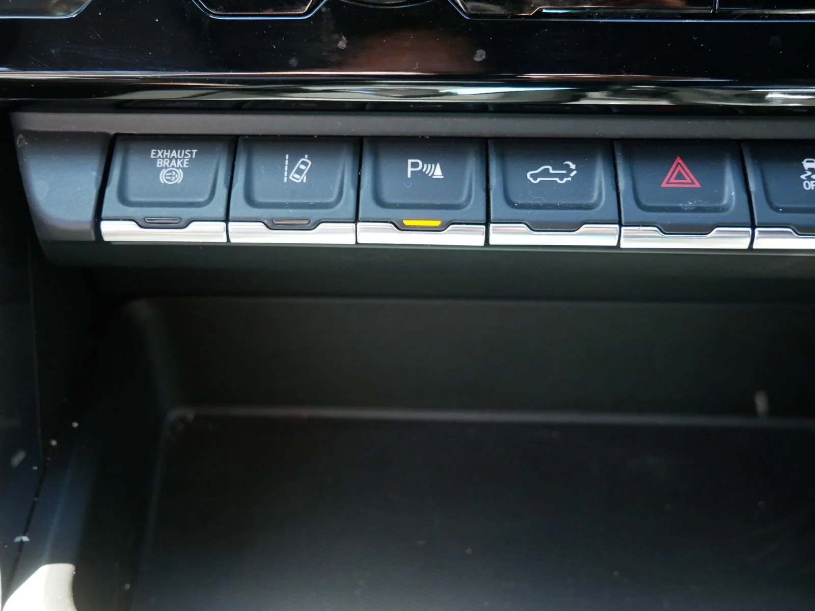 Used 2025 Sterling Metallic GMC Denali Ultimate image 24