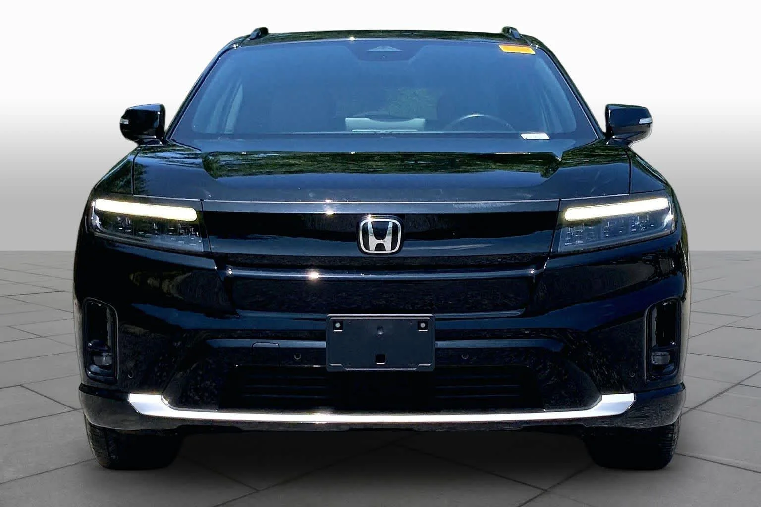 Used 2024 Raven Black Honda Touring image 3