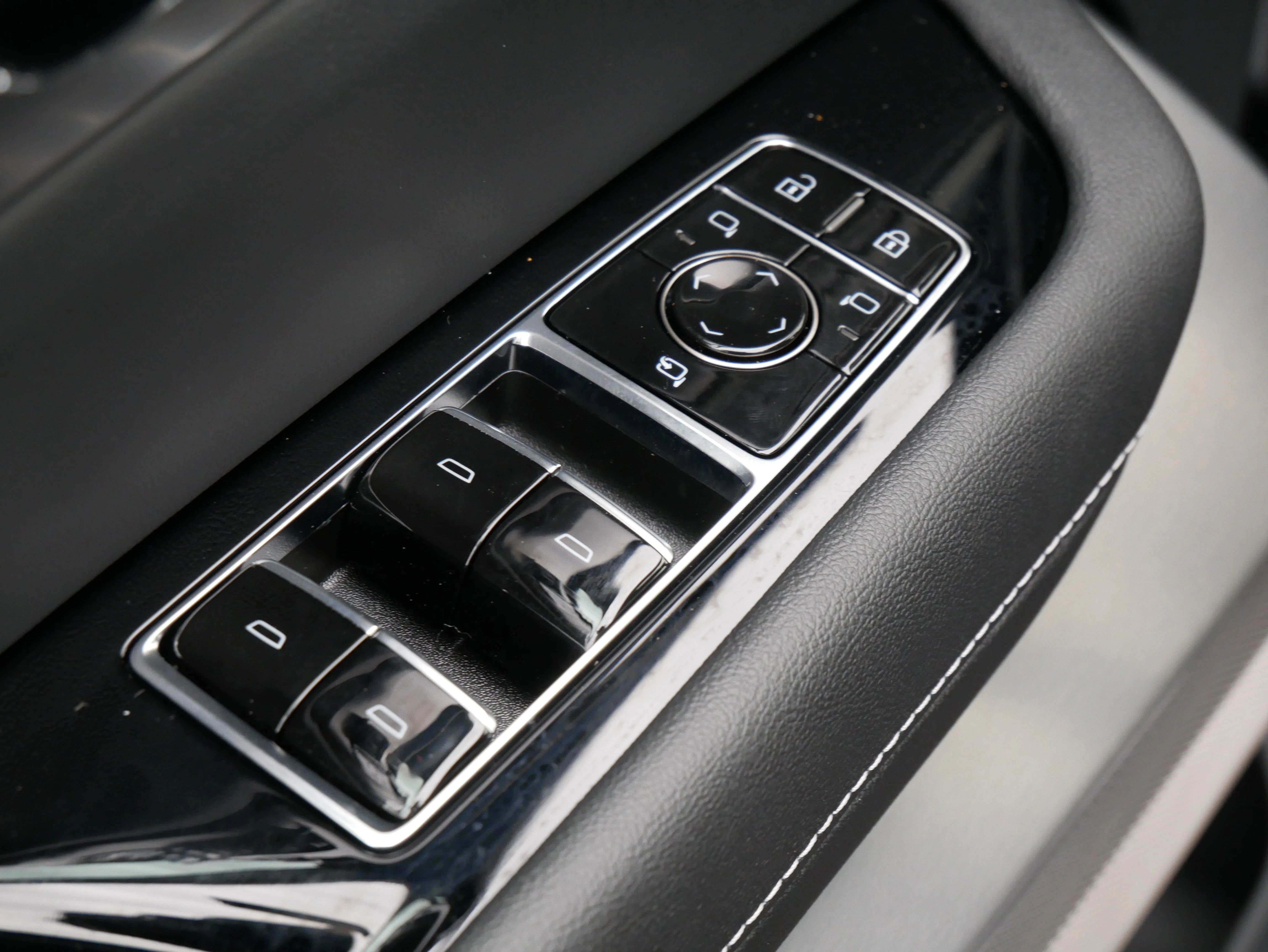 2026 Cadillac VISTIQ Sport - Photo 18