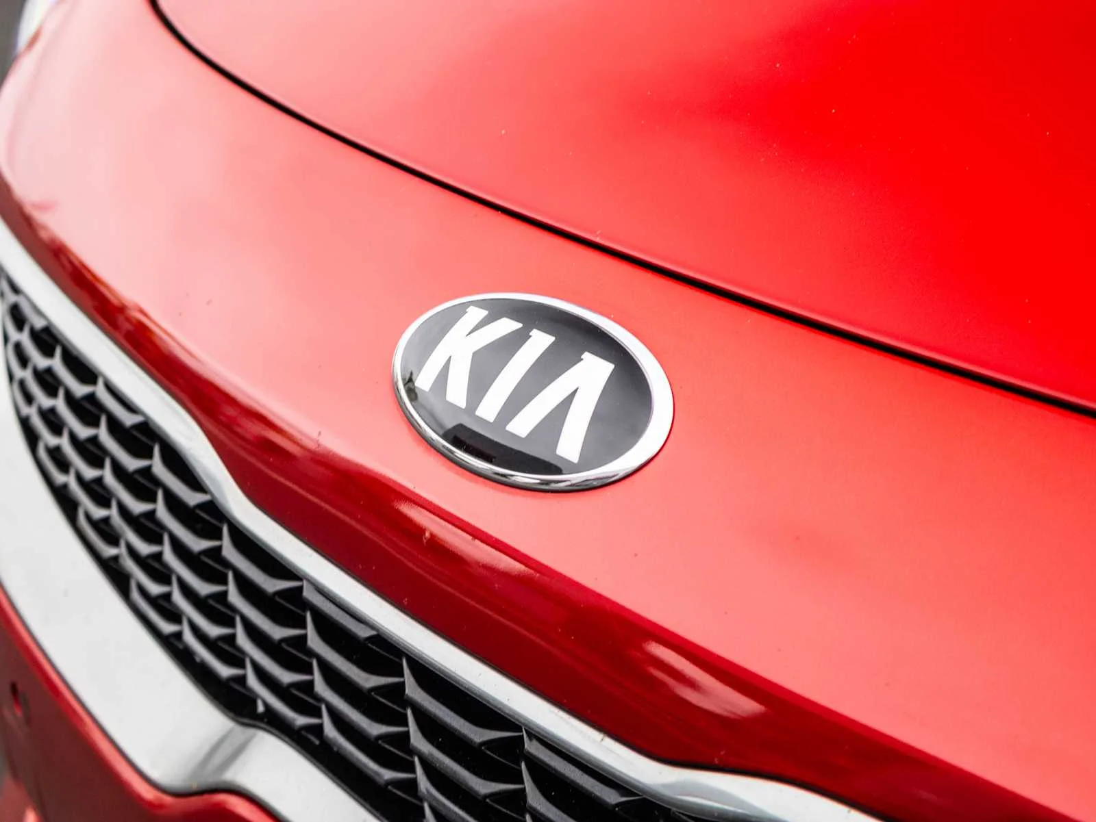 Used 2019 Red Kia Base image 4
