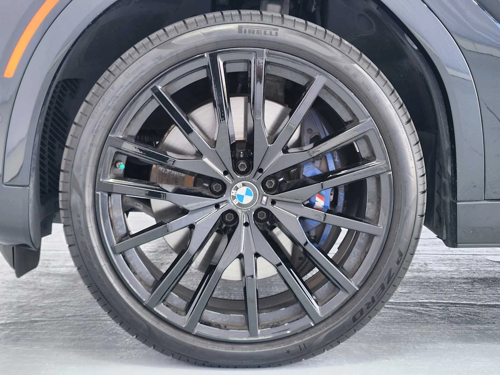 Used 2021 Black Sapphire Metallic BMW M50i image 9