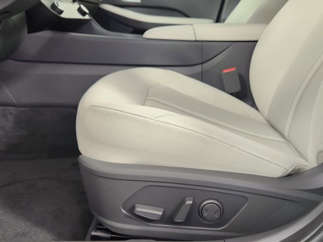 2025 Hyundai Sonata Hybrid SEL - Photo 11