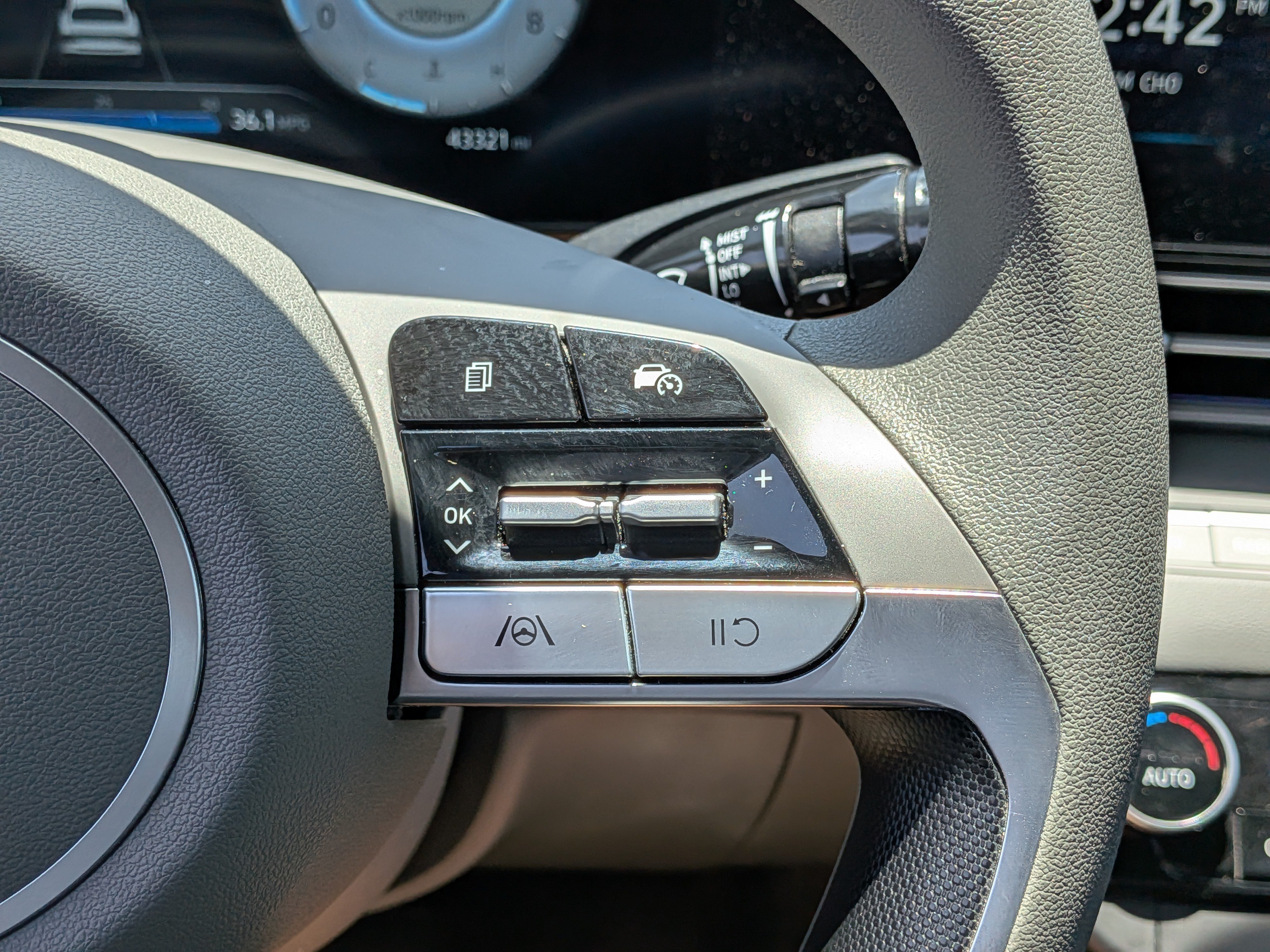 2024 Hyundai Elantra SEL - Photo 24
