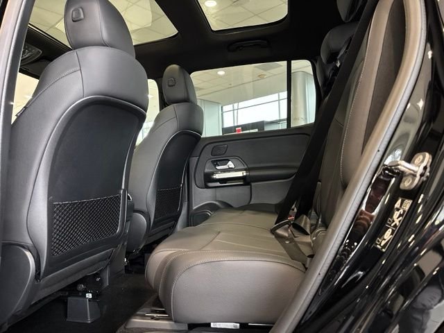 Used 2026 Black Mercedes-Benz GLB 250 image 18