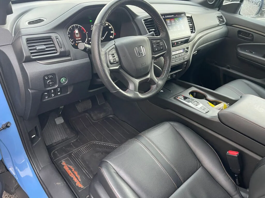 Used 2024 Diffused Sky Pearl Honda TrailSport image 5