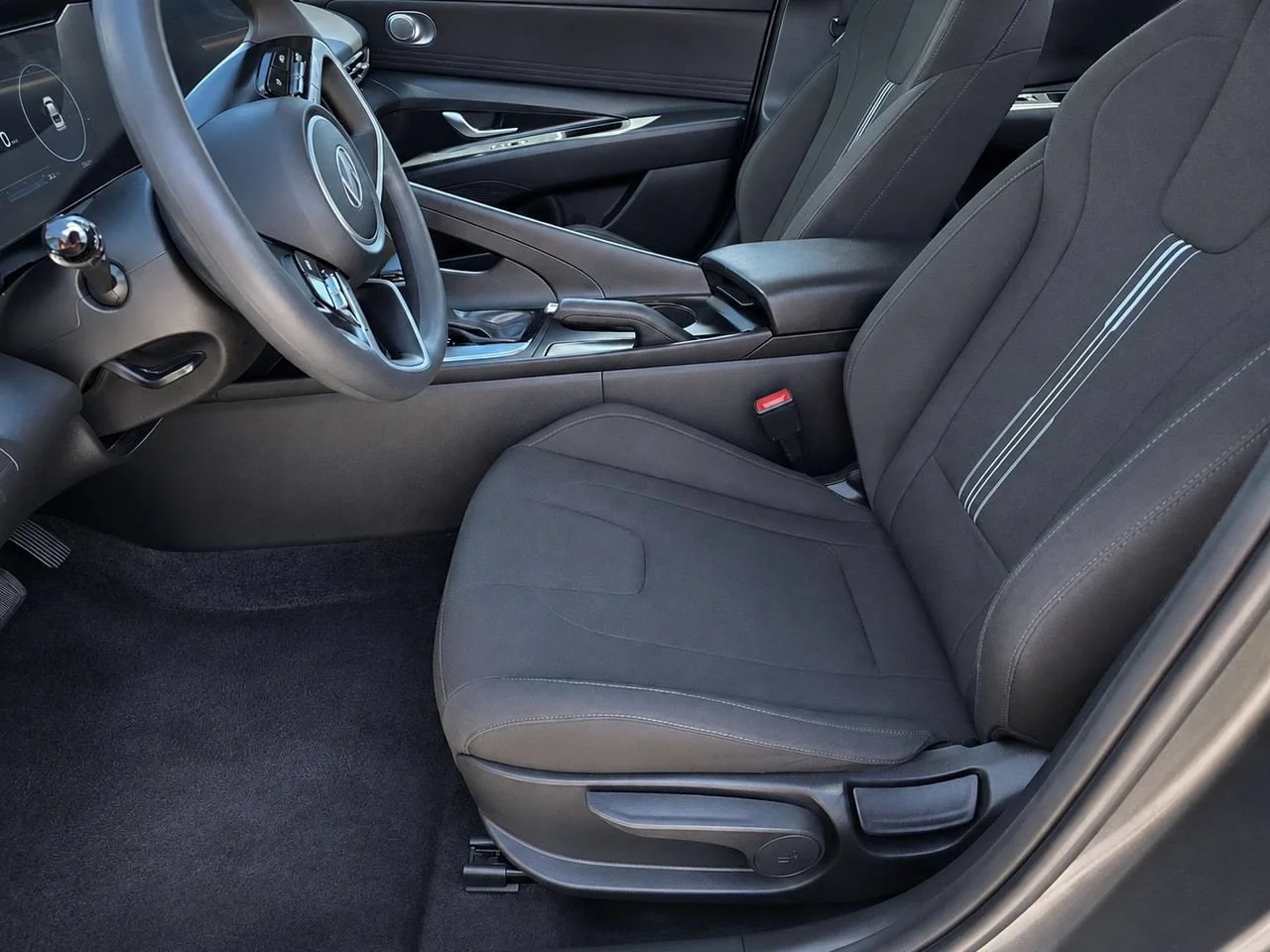 Used 2024 Gray Hyundai SEL image 13