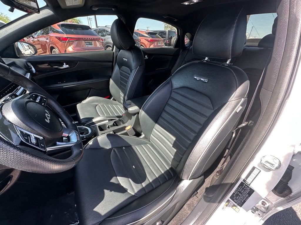 Used 2024 White Kia GT-Line image 3