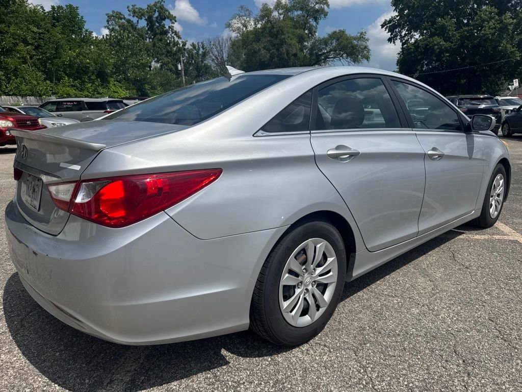 Used 2012 Silver Hyundai GLS image 4
