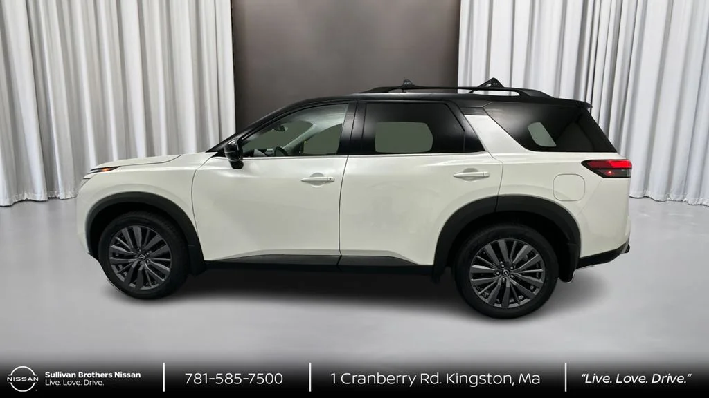 Used 2023 White Nissan SL image 7
