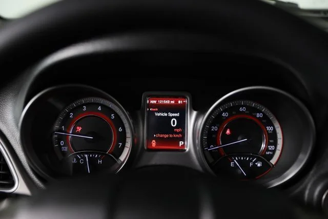 Used 2018 Silver Dodge Crossroad image 7