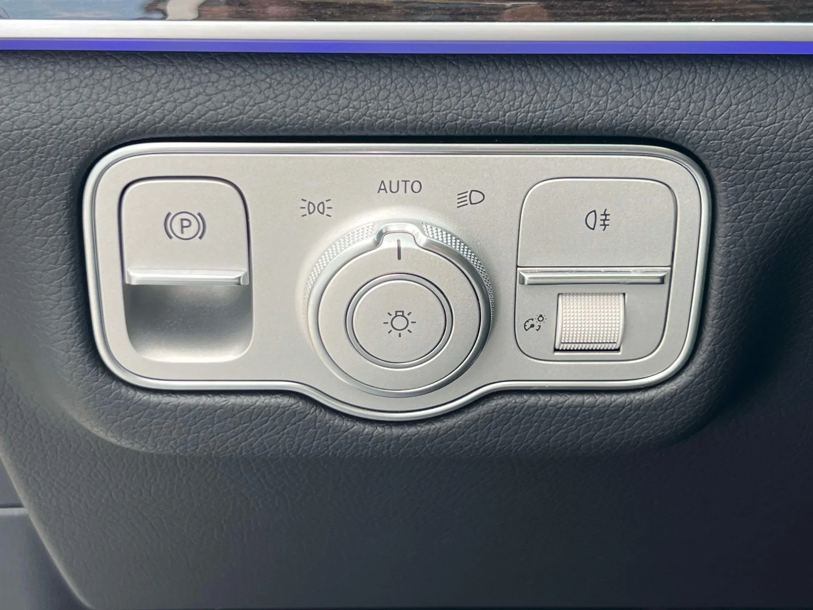 Certified Used 2024 Polar White Mercedes-Benz GLE 350 image 21
