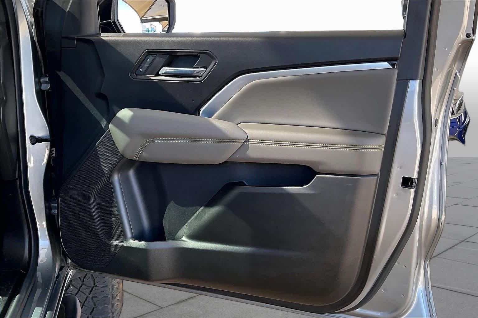 Used 2023 STERLING GRAY METALLIC Chevrolet 4WD ZR2 image 22