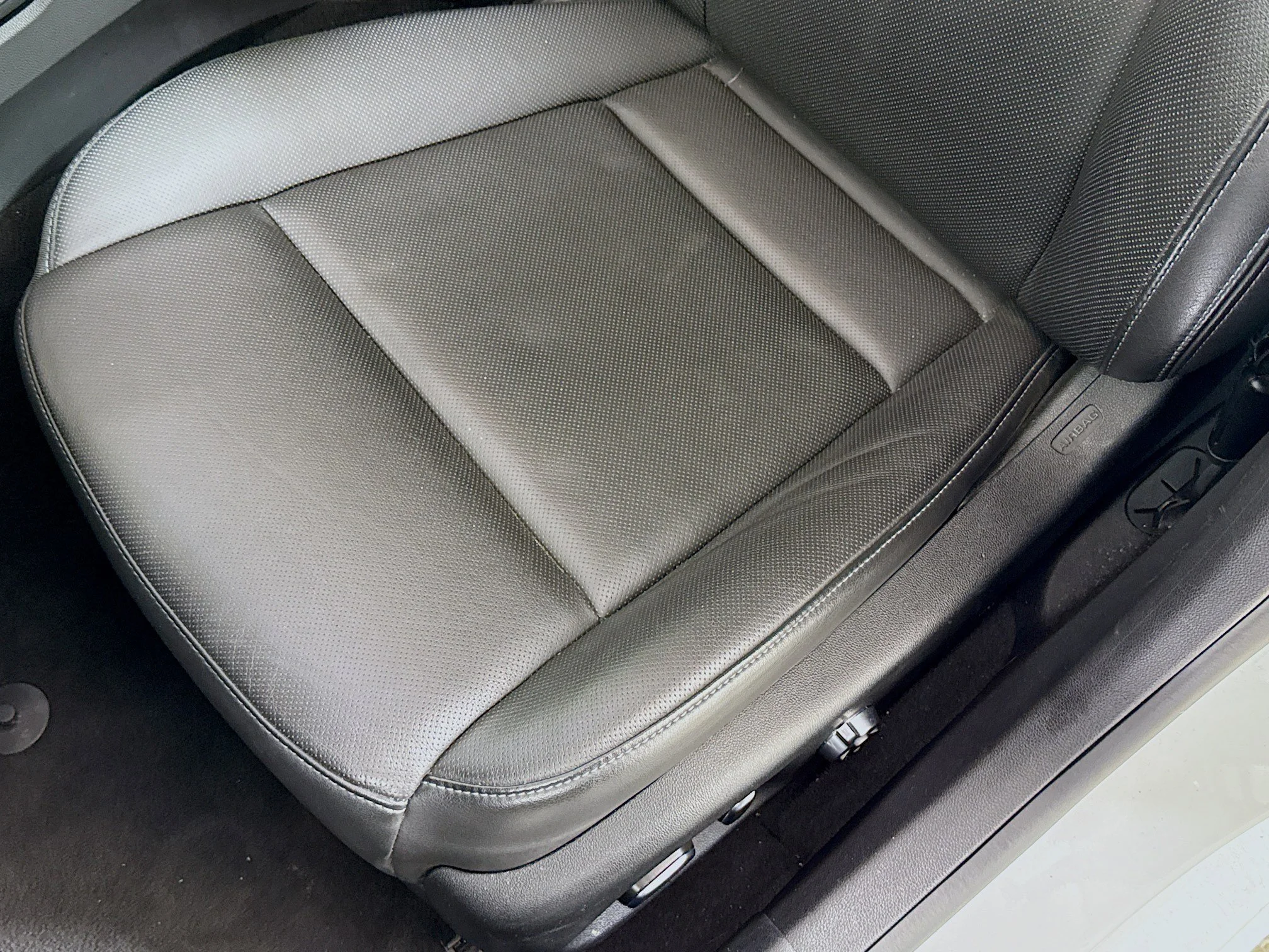 Used 2025 Summit White Cadillac Premium Luxury image 22