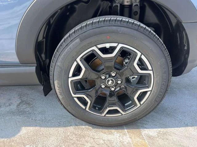 New 2026 Azure Gray Metallic Tri-Coat Ford Outer Banks image 8