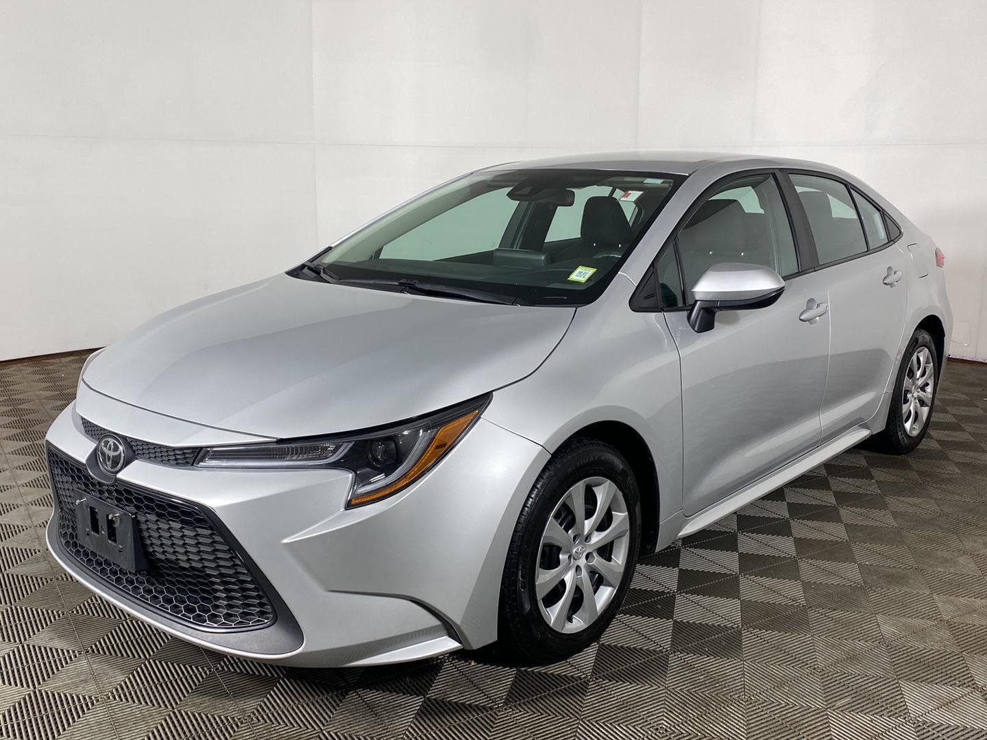 Certified Used 2022 Classic Silver Metallic Toyota LE image 2