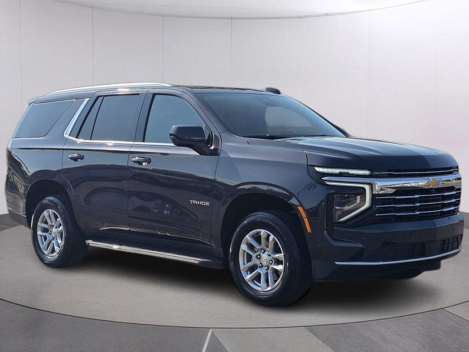Used 2025 Dark Ash Metallic Chevrolet LT image 3