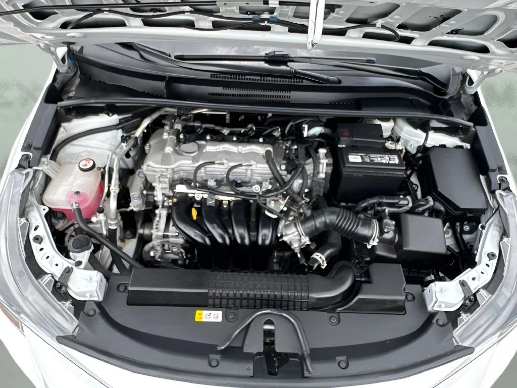 Used 2022 White Toyota LE image 24