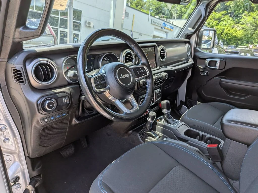 Used 2023 Silver Jeep Rubicon 4xe image 11