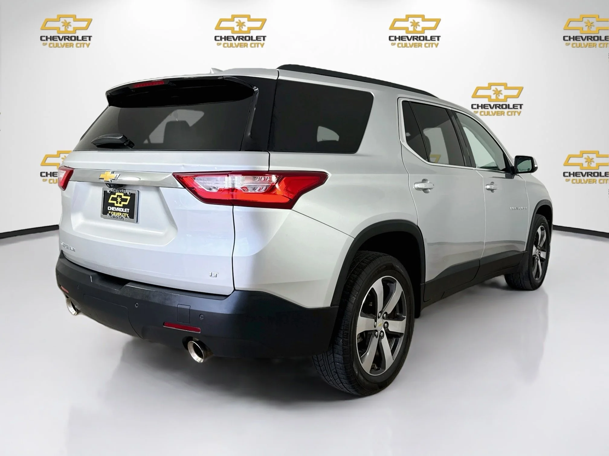 Used 2021 SILVER ICE METALLIC Chevrolet LT Leather image 8