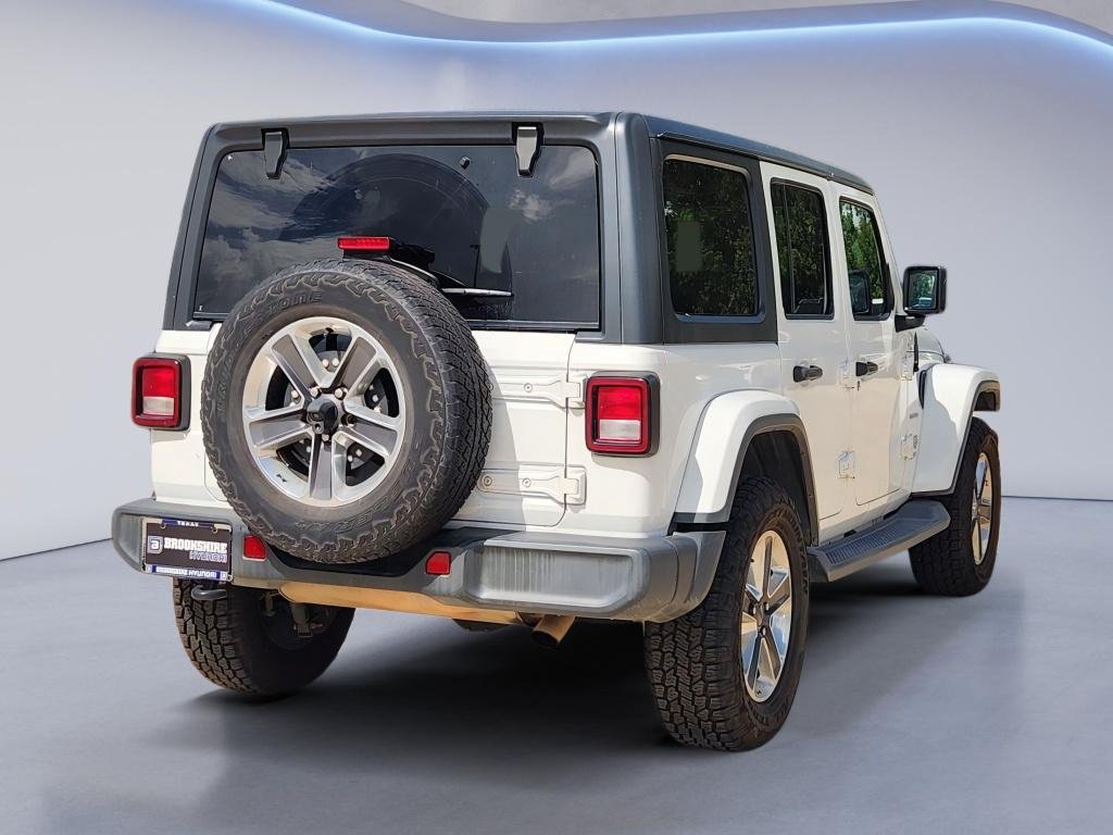 Used 2020 Bright White Clearcoat Jeep Sahara image 9