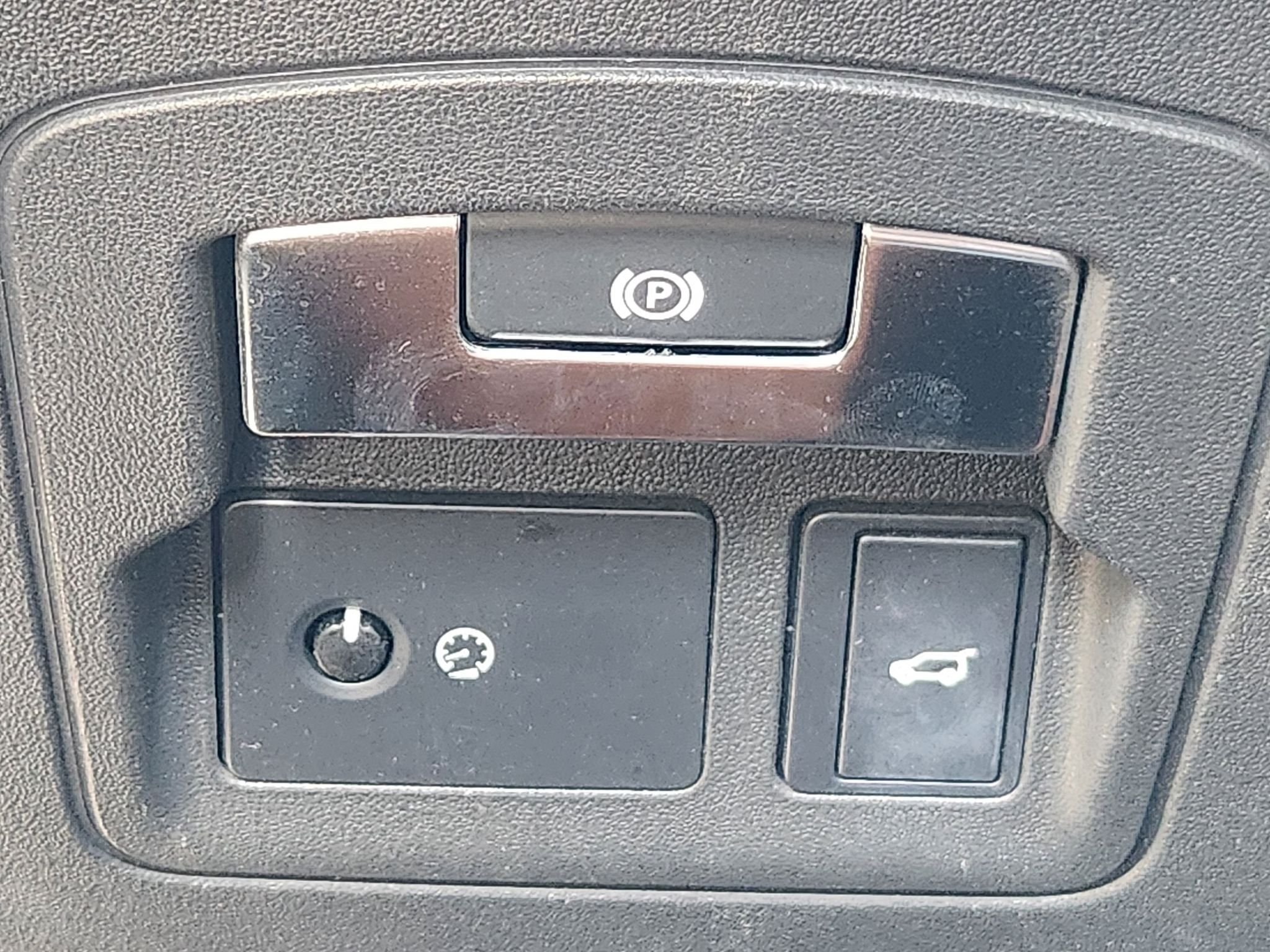 Used 2018 Fuji White Land Rover S image 21
