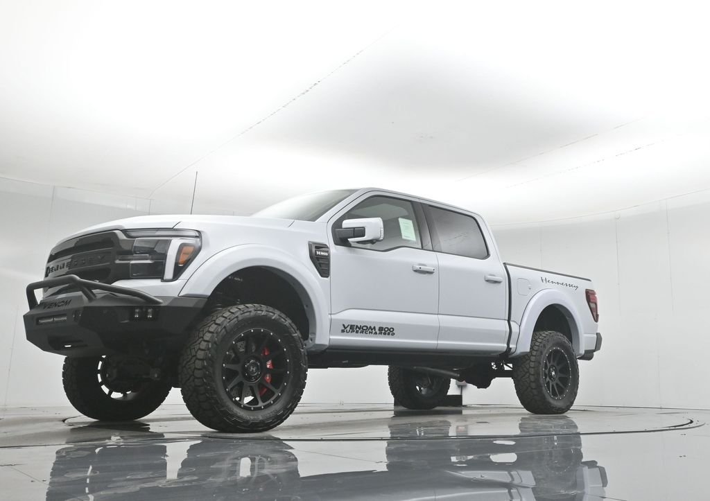 New 2025 Space White Metallic Ford Lariat image 47