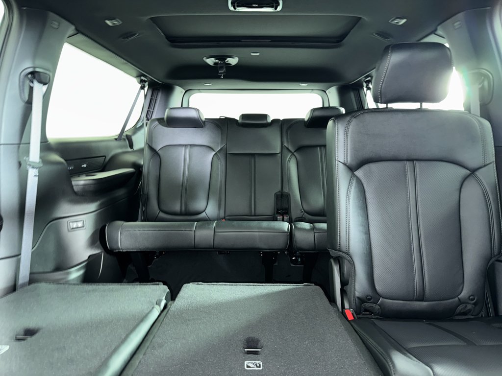 New 2026 Baltic-Gray Metallic Clear-Coat Exterior Paint Jeep Limited Reserve image 9