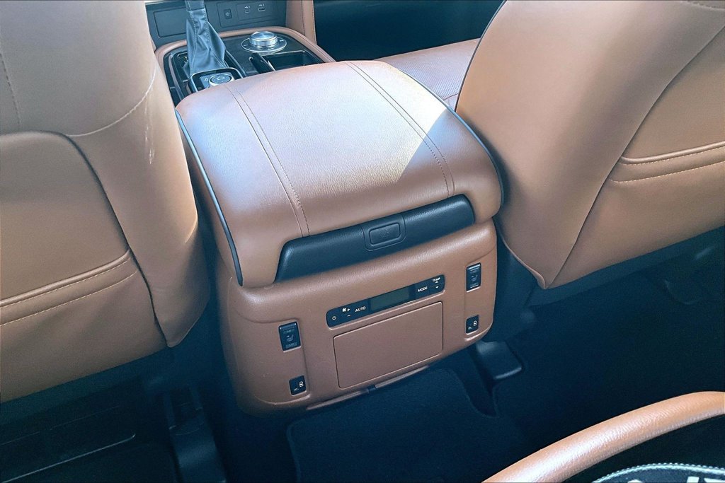 Used 2024 Beige INFINITI Sensory image 24