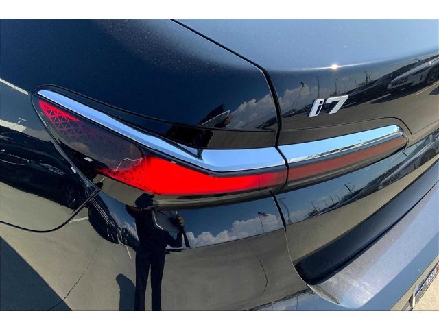 2026 BMW i7 50 - Photo 14