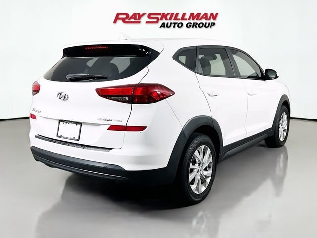 Used 2020 White Hyundai SE image 7