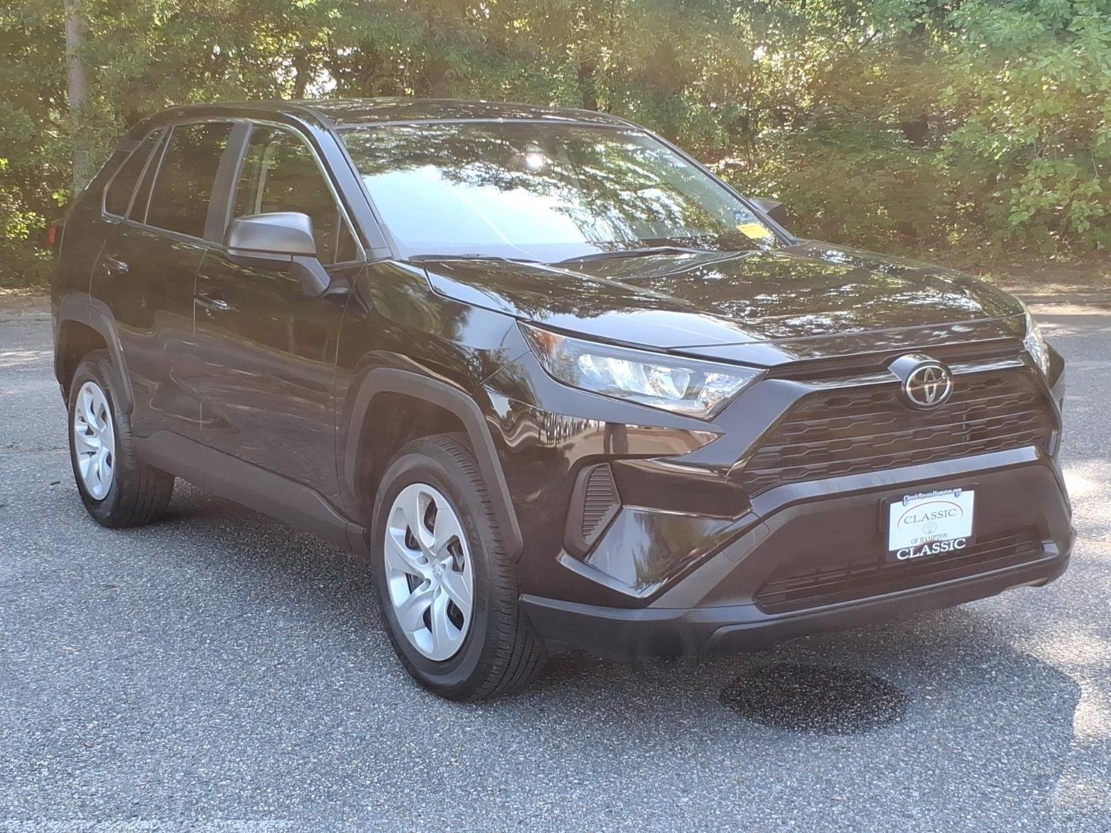 Used 2022 Midnight Black Metallic Toyota LE image 6
