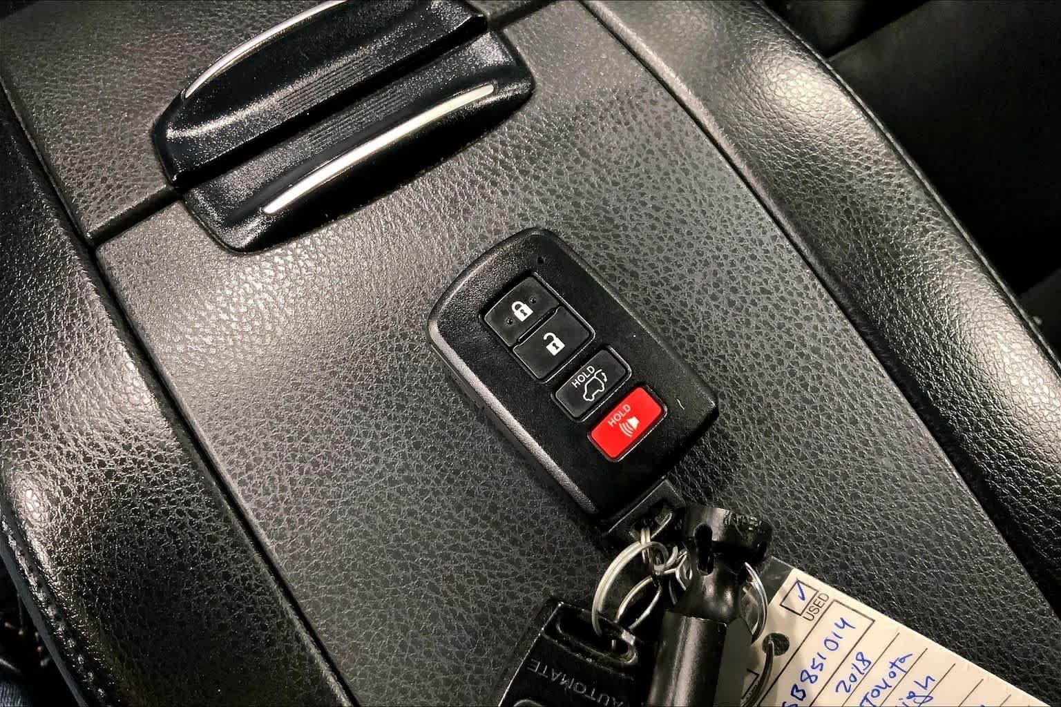 Used 2018 Predawn Gray Mica Toyota XLE image 15