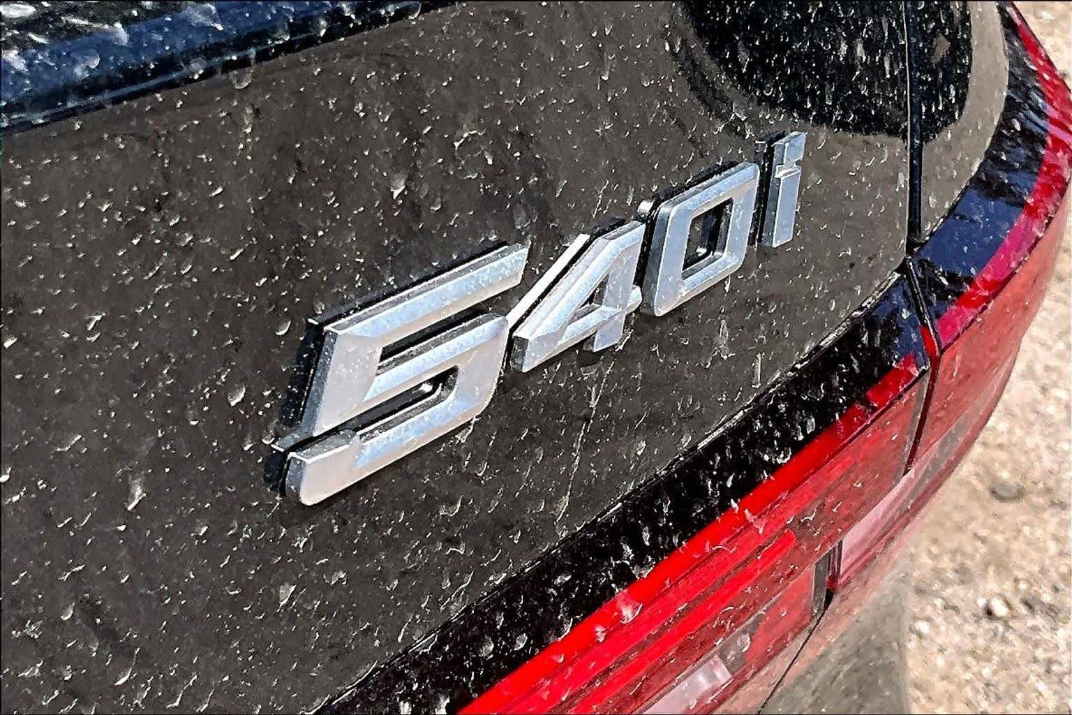 New 2027 Black Sapphire Metallic BMW 540i xDrive image 15