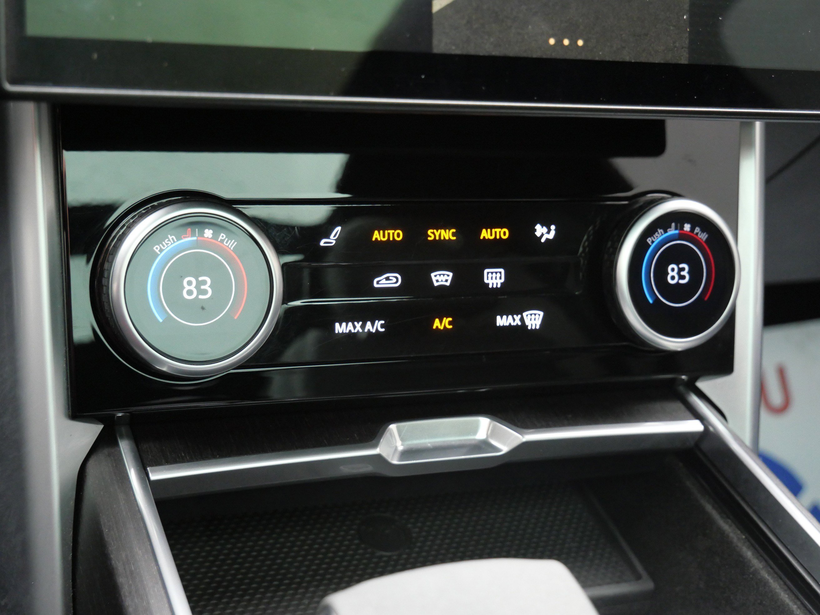 Used 2023 EIGER GREY Land Rover Autobiography image 22