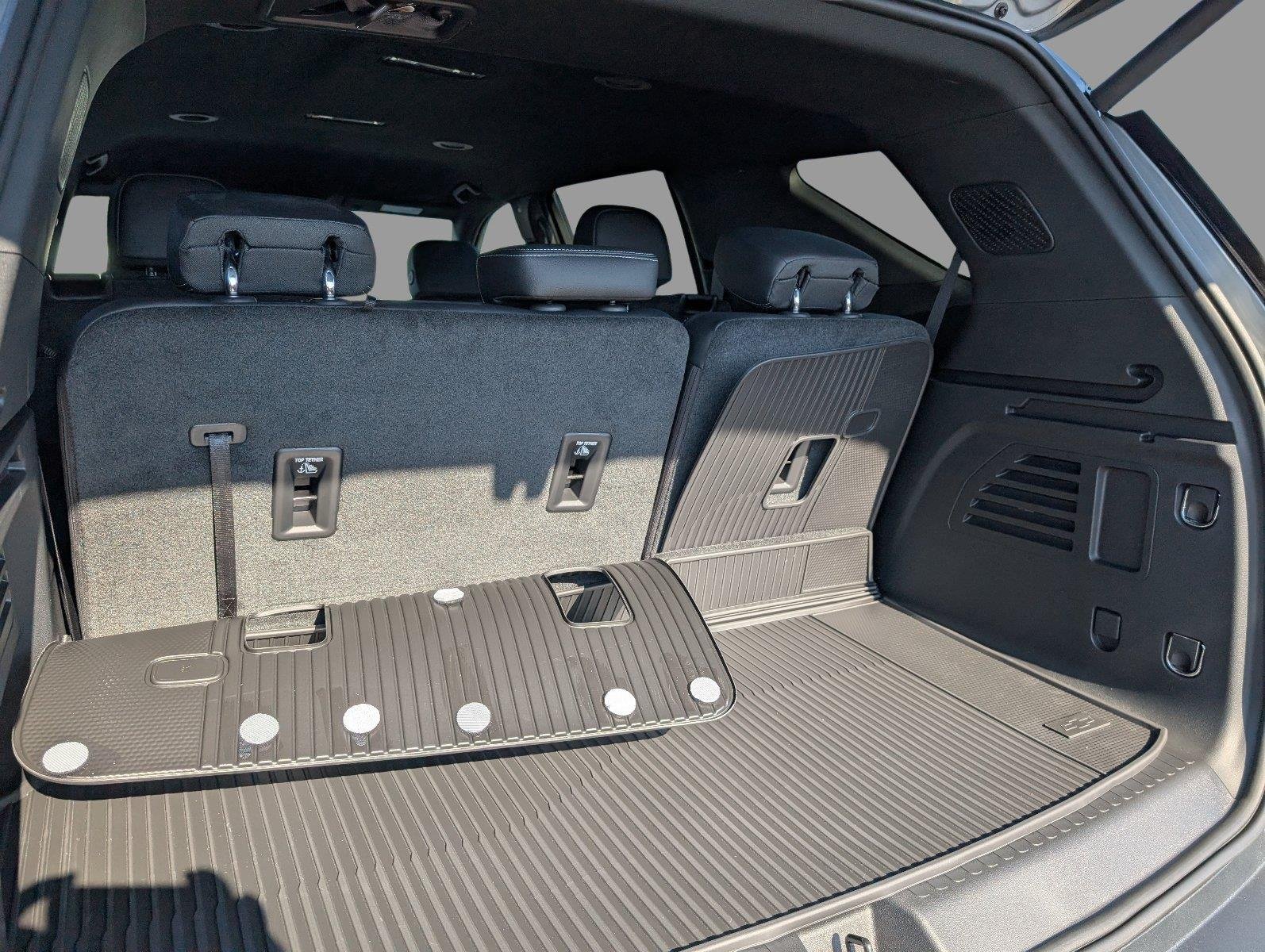 2027 Chevrolet Traverse LT - Photo 36