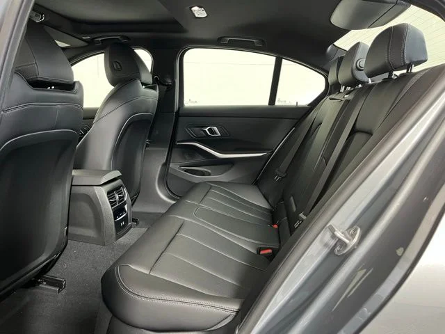 2025 BMW 3 Series 330i - Photo 19