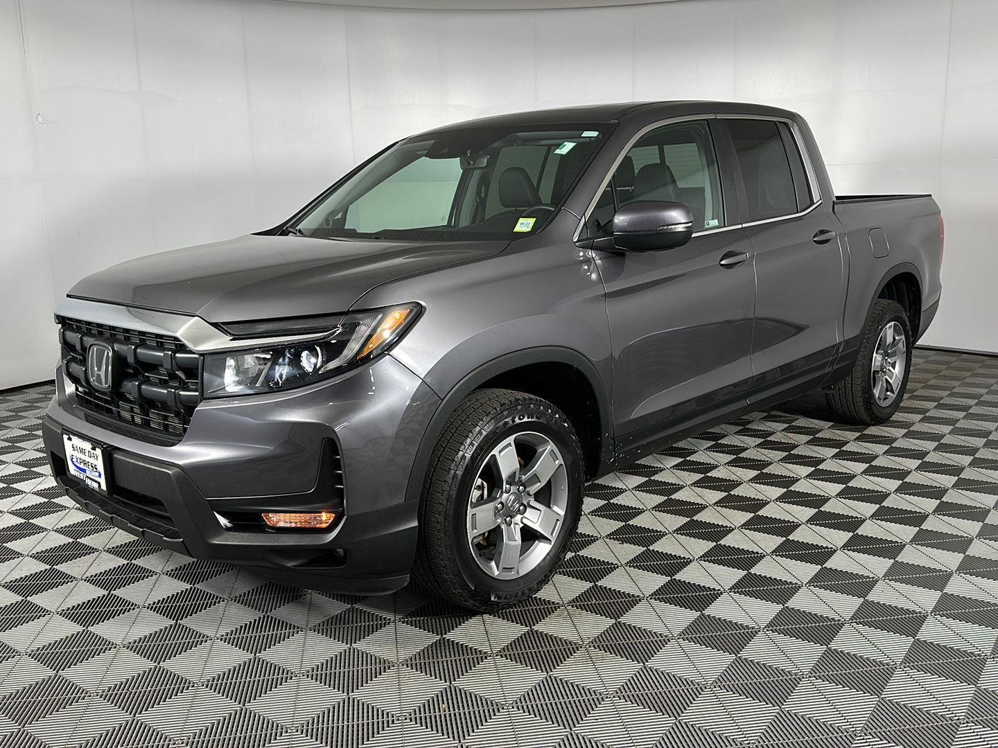 Used 2026 Gray Honda RTL image 3