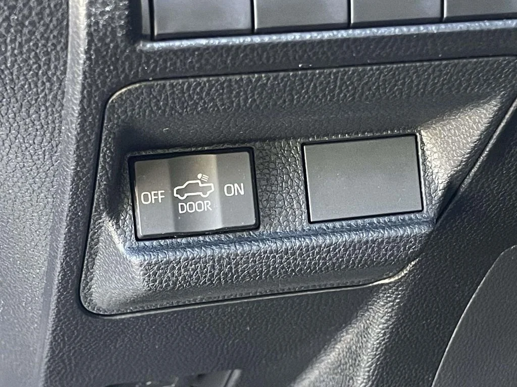 2025 Toyota Tacoma TRD Off Road - Photo 11