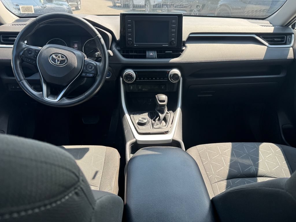 2021 Toyota RAV4 XLE - Photo 16