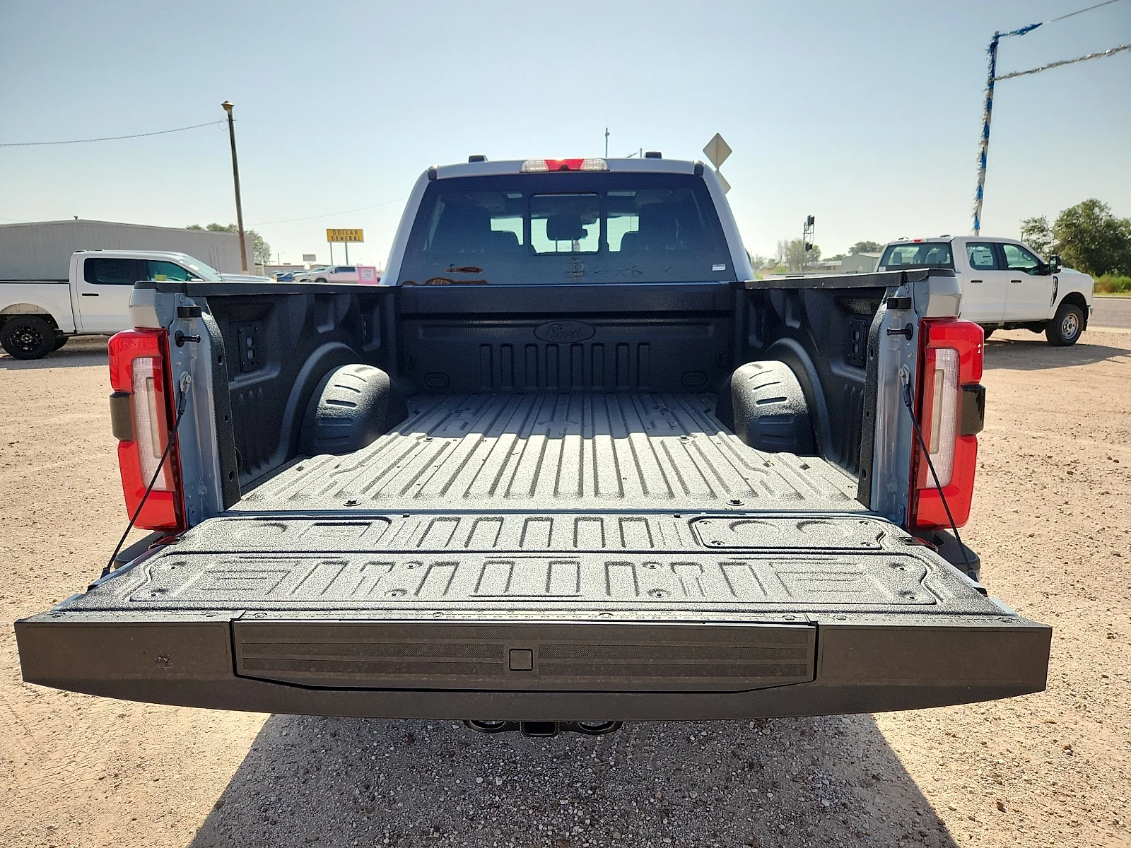 New 2026 Glacier Gray Metallic Tri-Coat Ford Platinum image 12