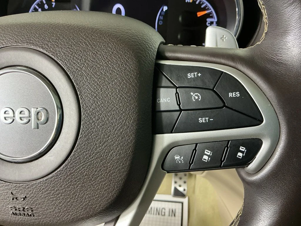 Certified Used 2020 White Jeep Overland image 23