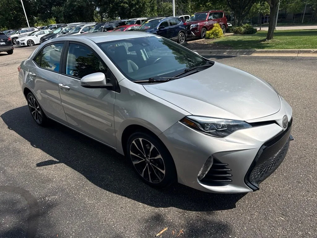Used 2019 Silver Toyota SE image 43