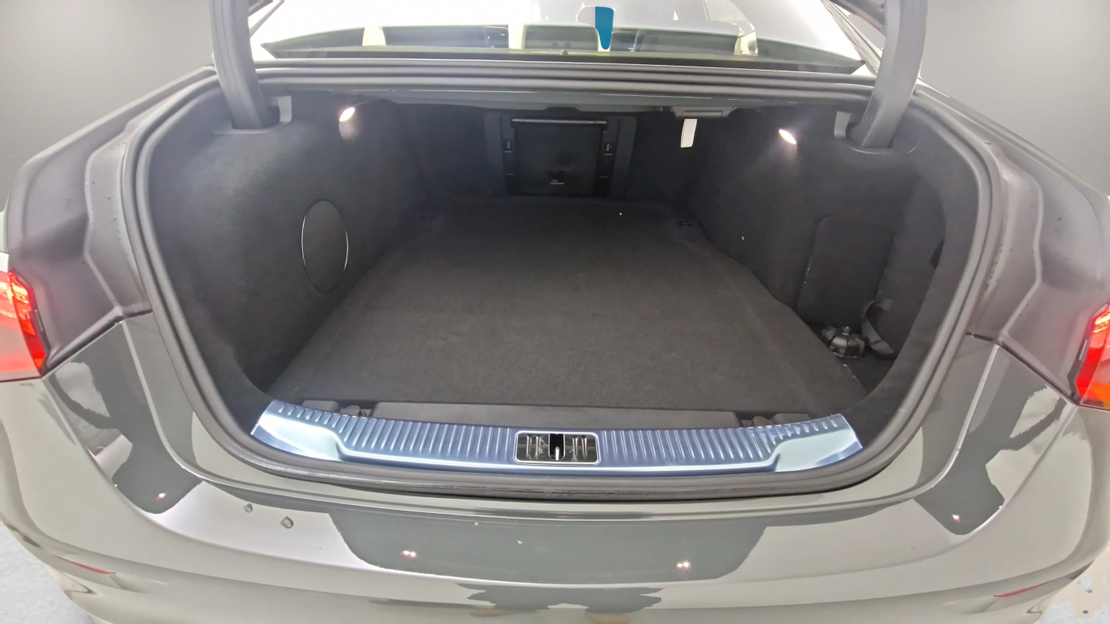 Used 2025  Mercedes-Benz AMG® S 63 E image 31