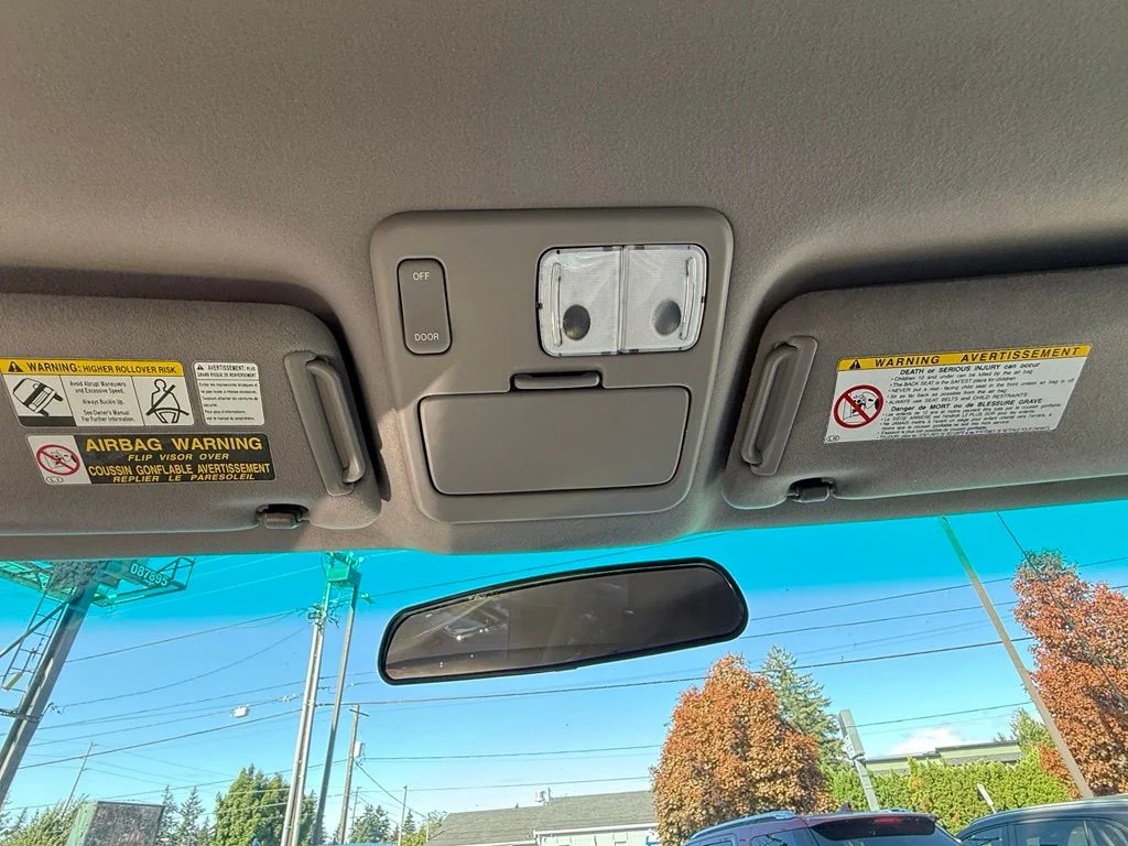 Used 2000 Gray Toyota SR5 image 29