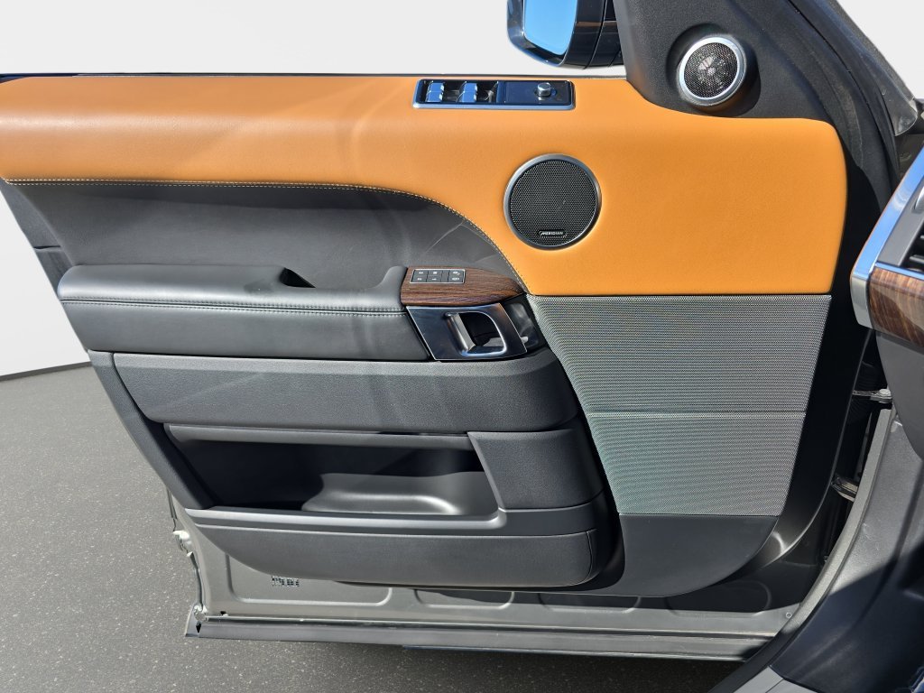 Used 2019 Gray Land Rover HSE Dynamic image 30