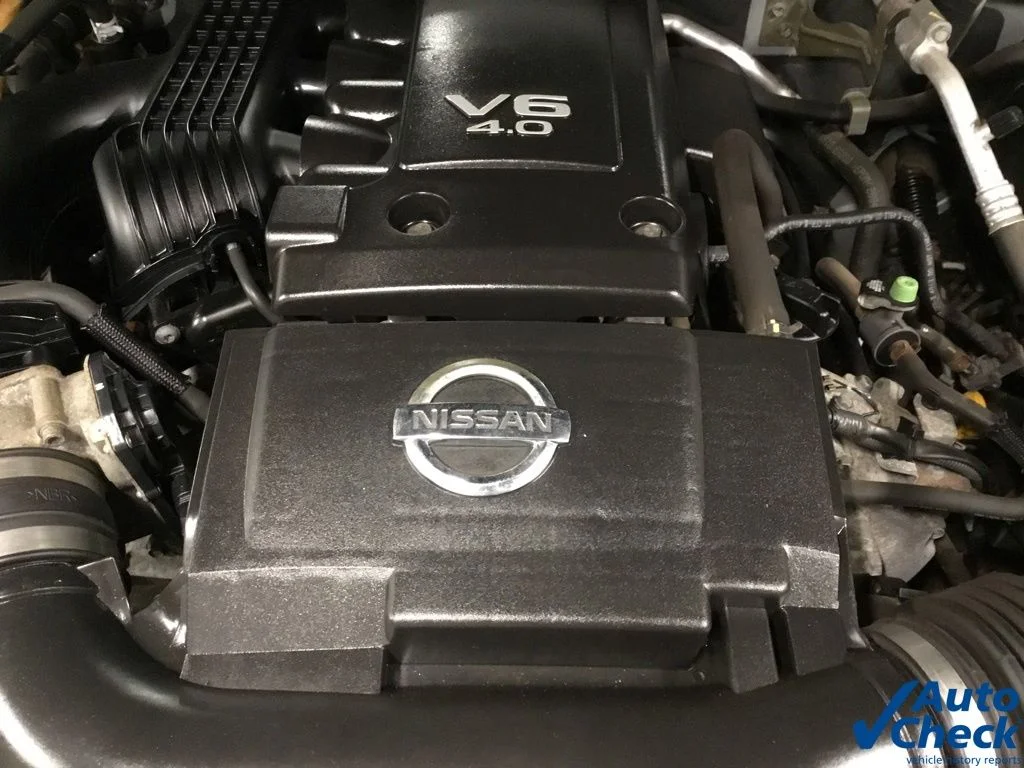 Used 2015 Silver Nissan SV image 39