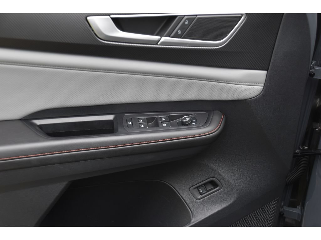 Used 2024 Pure Gray Volkswagen 2.0T Peak Edition SEL image 27