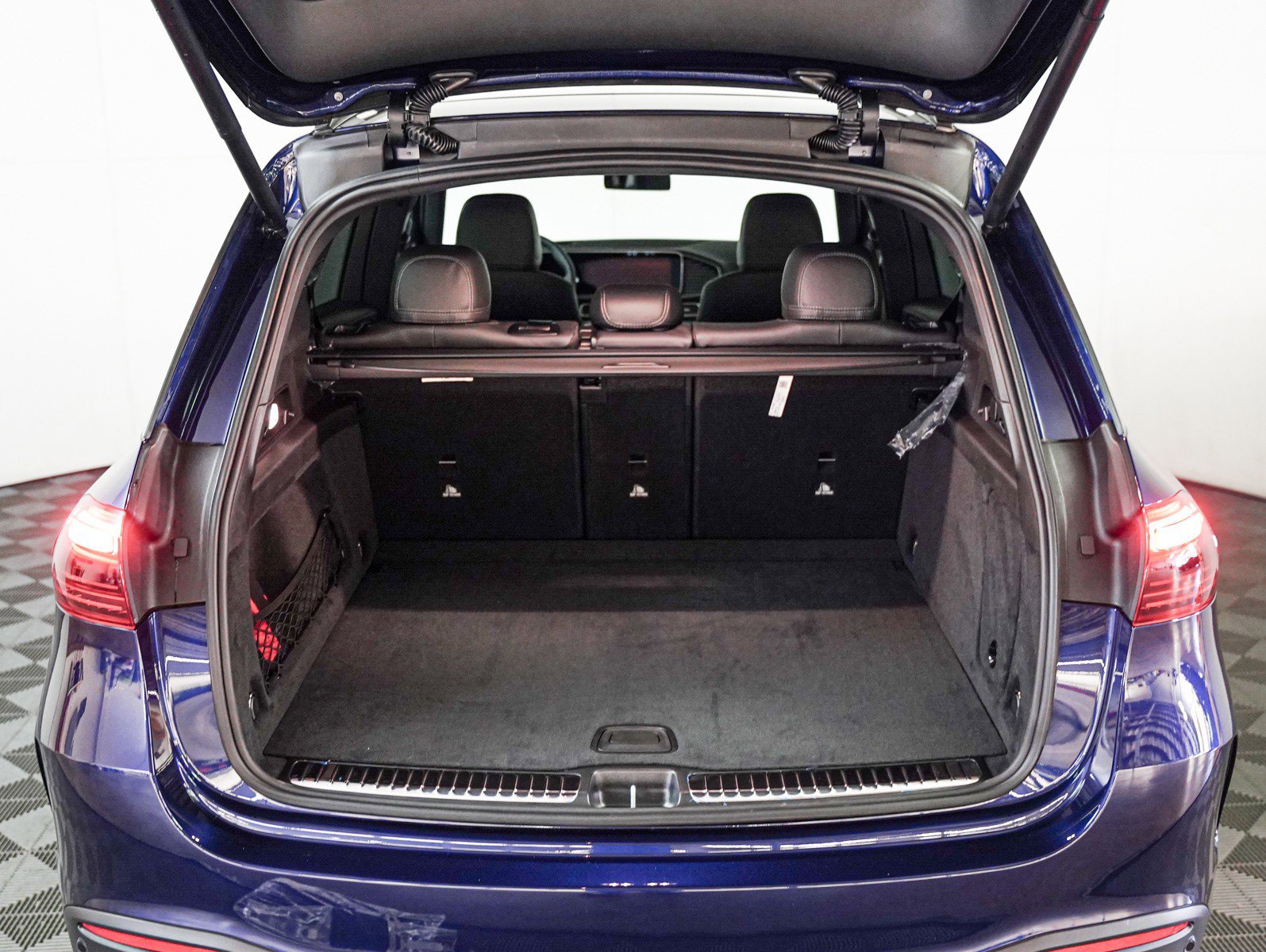 New 2026 MANUFAKTUR Mystic Blue Metallic Mercedes-Benz AMG® GLE 53 4MATIC+ SUV image 8