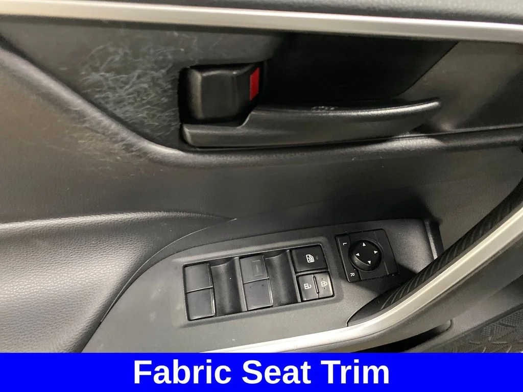 Used 2019 White Toyota LE image 10
