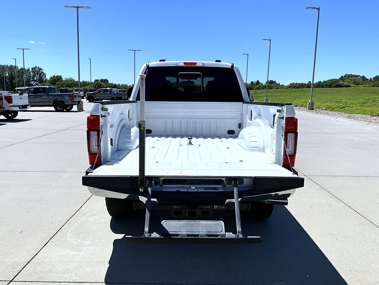 Used 2022 White Ford Lariat image 22